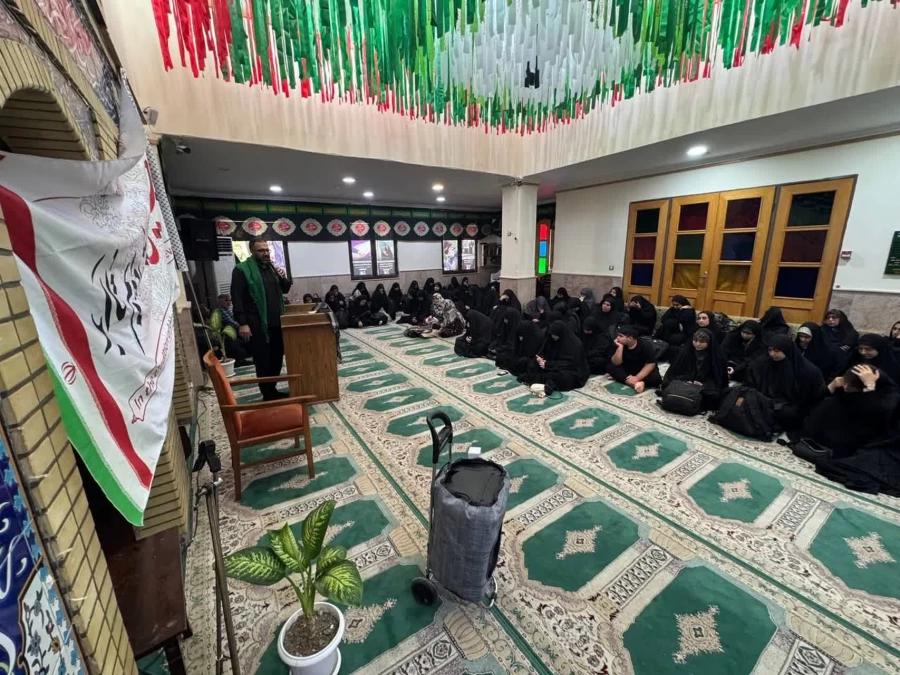 مراسم بدرقه زائران اربعین حسینی در مزار هشت شهید گمنام باغ موزه دفاع مقدس ساری
 2