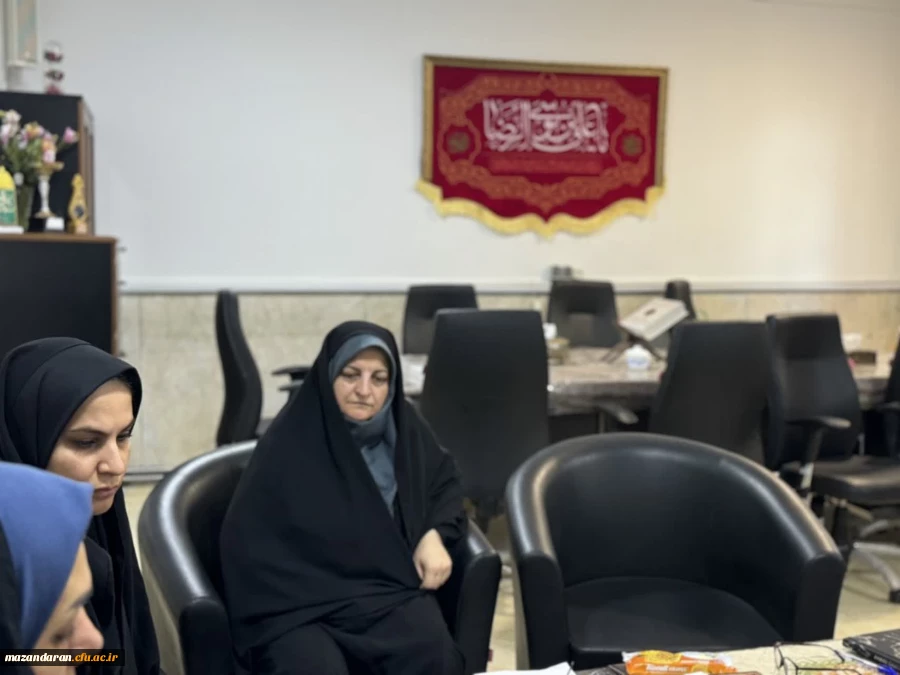 جلسه شورای آموزش پردیس خواهران برگزار گردید. 4