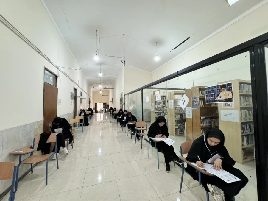  آغاز امتحانات پایان ترم در پردیس فاطمه الزهرا(س) ساری
 2