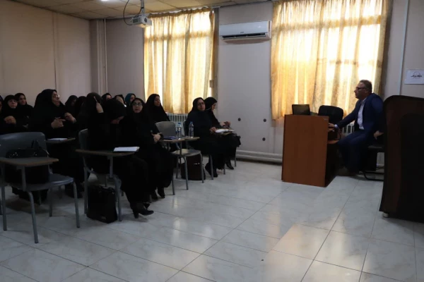 بازدید از کلاسهای طرح توانا درمرکز حضرت فاطمه(س) 2