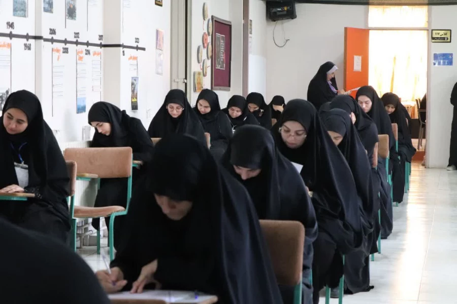 برگزاری امتحانات پایان ترم در مرکز حضرت فاطمه(س)قائمشهر 2