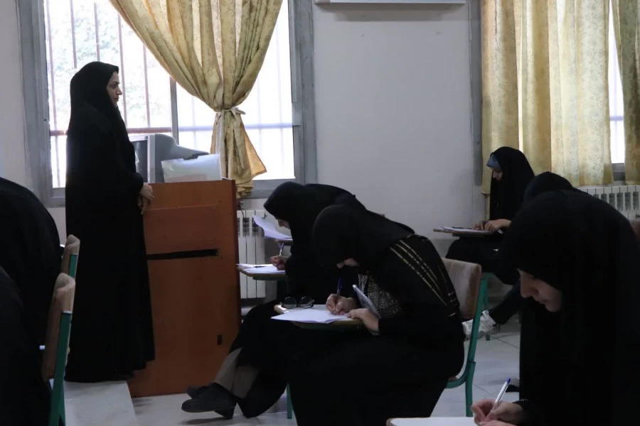 برگزاری امتحانات پایان ترم در مرکز حضرت فاطمه(س)قائمشهر 2