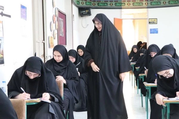 برگزاری امتحانات پایان ترم در مرکز حضرت فاطمه(س)قائمشهر 2
