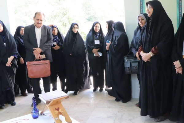  آیین عطرافشانی و تجدید میثاق دانشجویان دانشگاه فرهنگیان در کنار مزار شهید گمنام دانشگاه 5