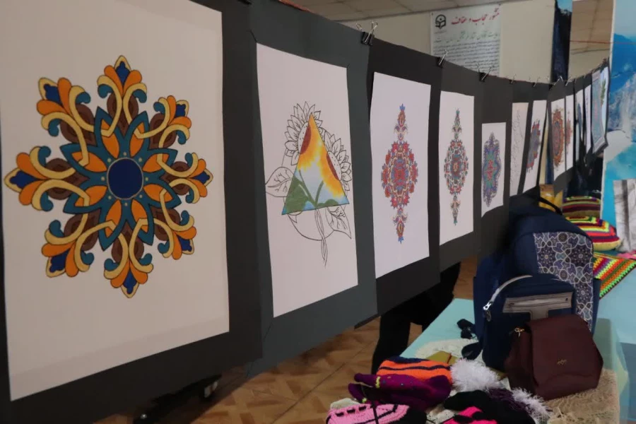 برپایی نمایشگاه از دست ساخته های دانشجویی 4