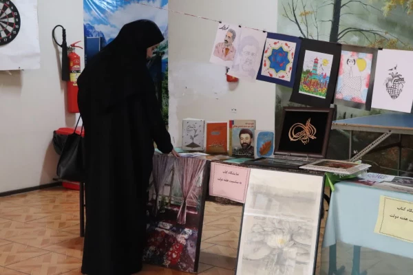 برپایی نمایشگاه از دست ساخته های دانشجویی 5