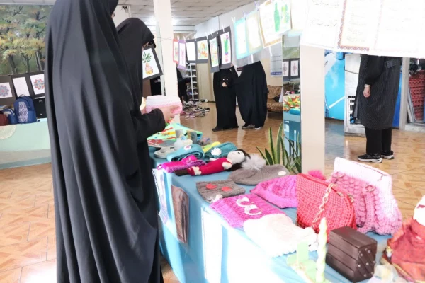 برپایی نمایشگاه از دست ساخته های دانشجویی 6