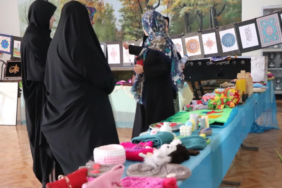 برپایی نمایشگاه از دست ساخته های دانشجویی 8