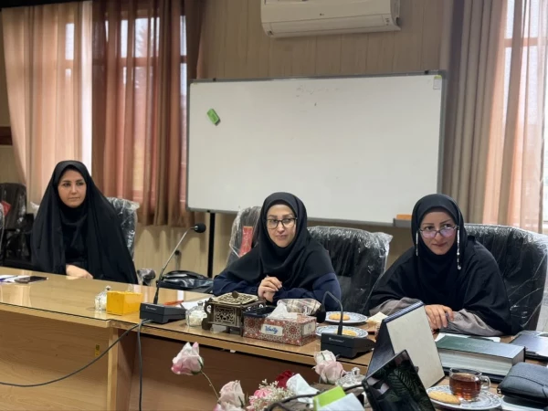 جلسه باز آموزی کارورزی 1 با حضور رئیس پردیس خواهران 8