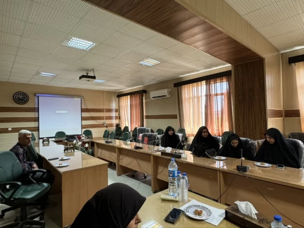 «نشست روایت نبرد» نشست روایت نبرد به مناسبت هفته دفاع مقدس در پردیس فاطمه الزهرا(س) ساری 2