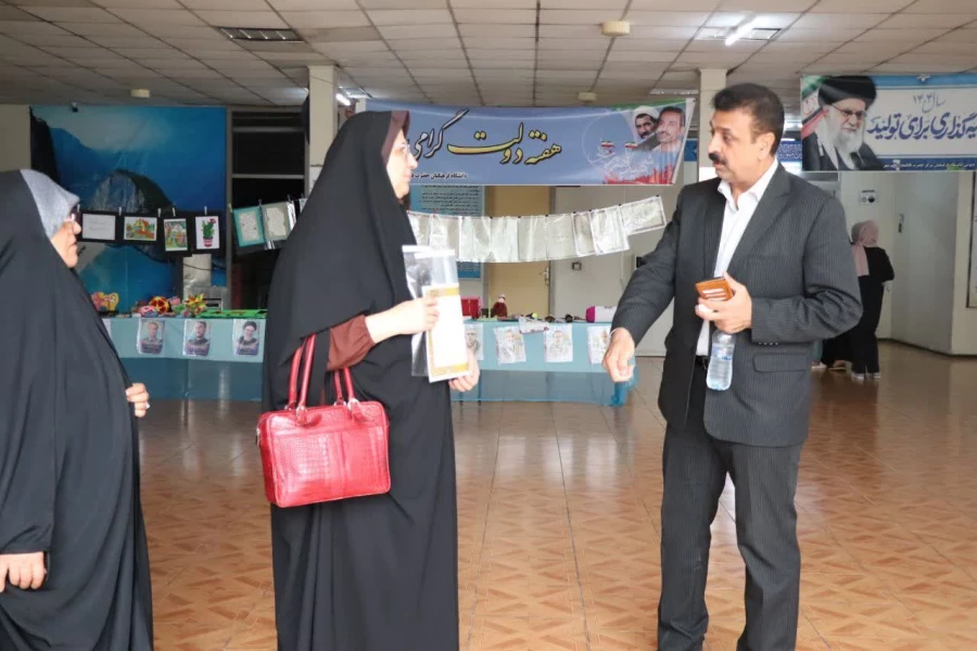 بازدید یونسی سرپرست اداره آموزش و پرورش شهرستان قائمشهر از نمایشگاه دستاوردهای دانشجویی دانشگاه فرهنگیان قائمشهر 3
