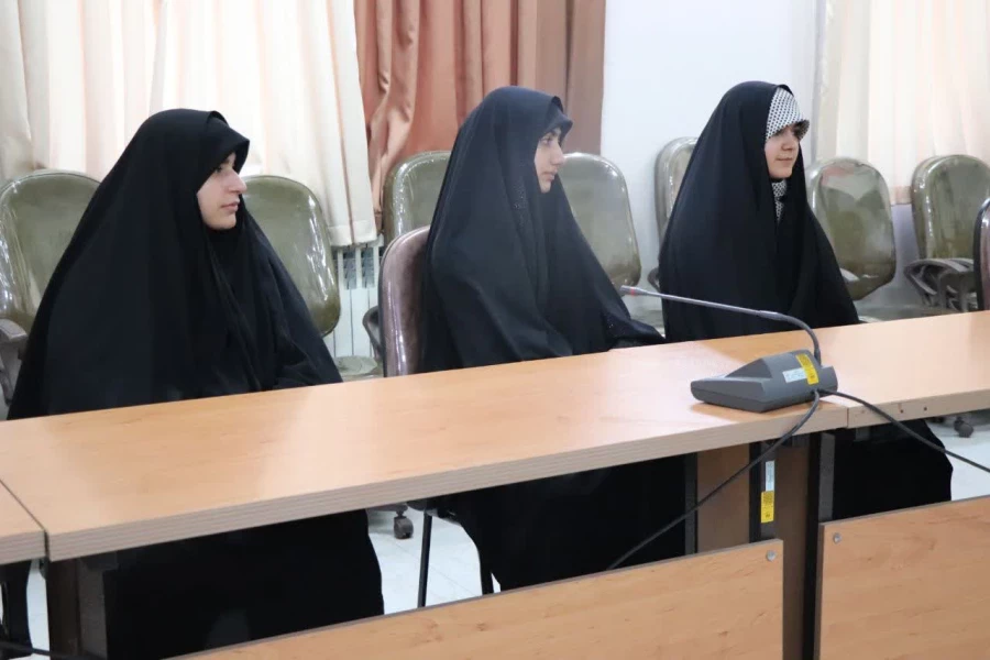 تودیع فاطمه دامغانی، فرمانده اسبق بسیج دانشجویی مرکز حضرت فاطمه (س) قائمشهر و معارفه ساجده داداشی، فرمانده جدید بسیج دانشجویی مرکز  2