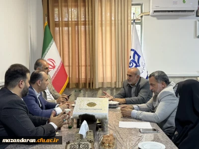 برگزاری جلسه کارگروه

برگزاری جلسه کارگروه مشکل کمبود فضای فیزیکی پردیس فاطمه الزهرا (س) ساری