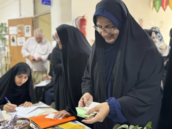 حضور دابوئی رئیس پردیس فاطمه الزهرا(س) ساری در فرآیندبرگزاری ثبت نام 2