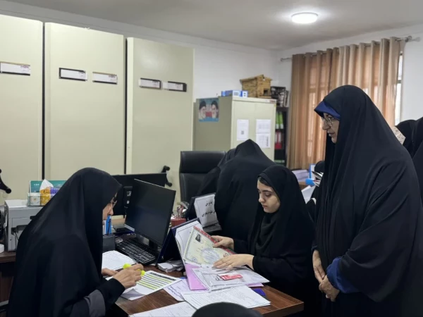 حضور دابوئی رئیس پردیس فاطمه الزهرا(س) ساری در فرآیندبرگزاری ثبت نام 2