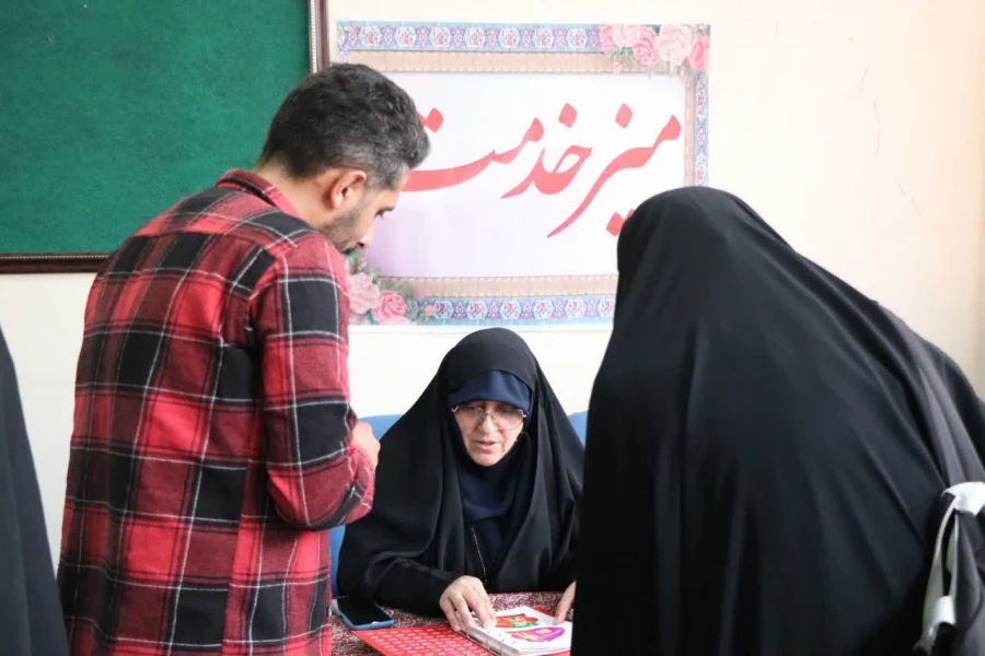 میز خدمت در جریان برگزاری ثبتنام حضوری نو دانشجومعلمان دانشگاه فرهنگیان 3