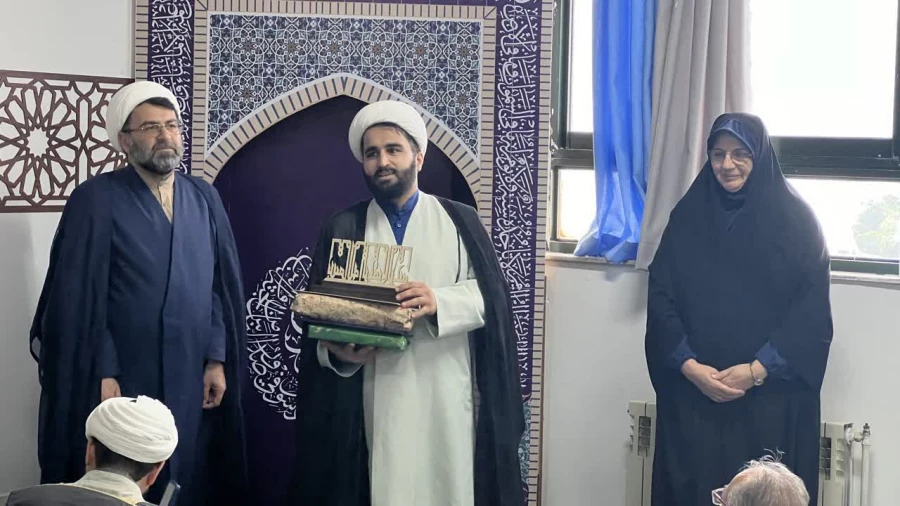 مراسم تکریم و معارفه امام جماعت پردیس خواهران 6