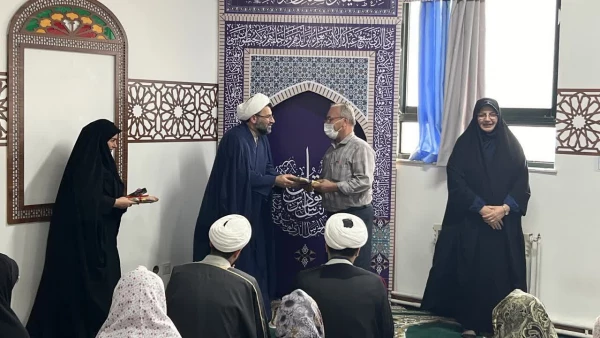 مراسم تکریم و معارفه امام جماعت پردیس خواهران 7