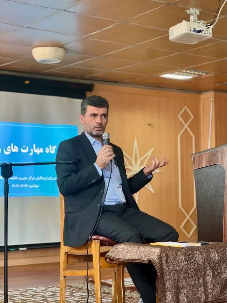 به مناسبت *هفته ملی سلامت روان* 
  کارگاه مهارت های زندگی   2