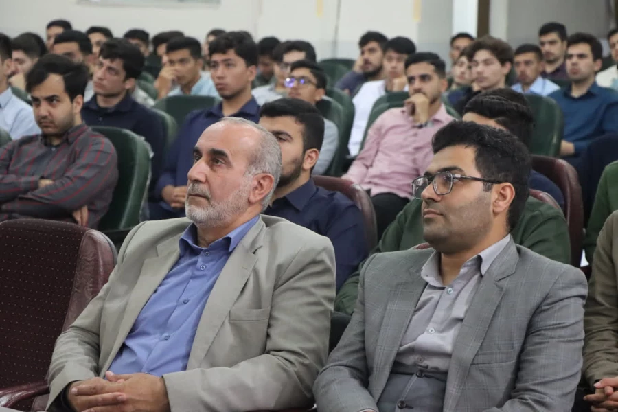 برگزاری همایش آشنایی دانشجومعلمان جدید با حضور مسئولان دانشگاه فرهنگیان مازندران 7