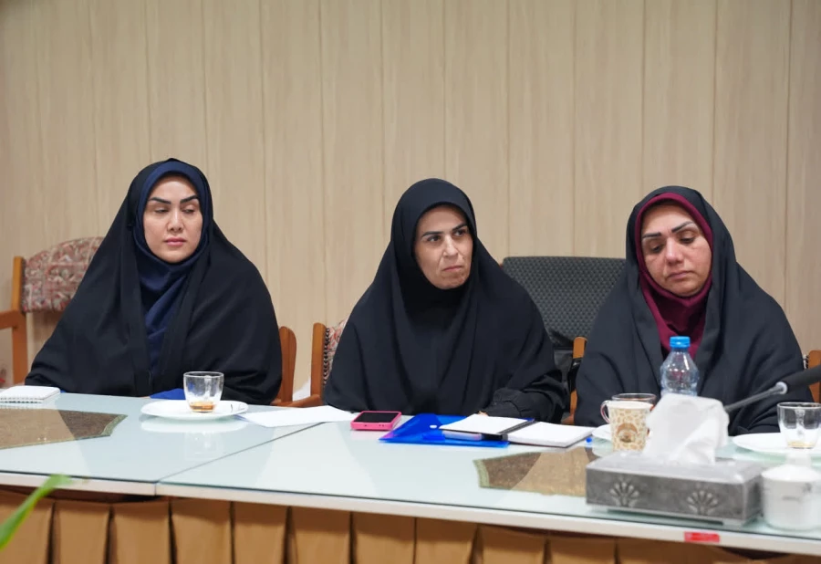 نشست هم اندیشی با محوریت بررسی عملکرد و برنامه ریزی های آموزشی دانشگاه فرهنگیان مازندران
 4