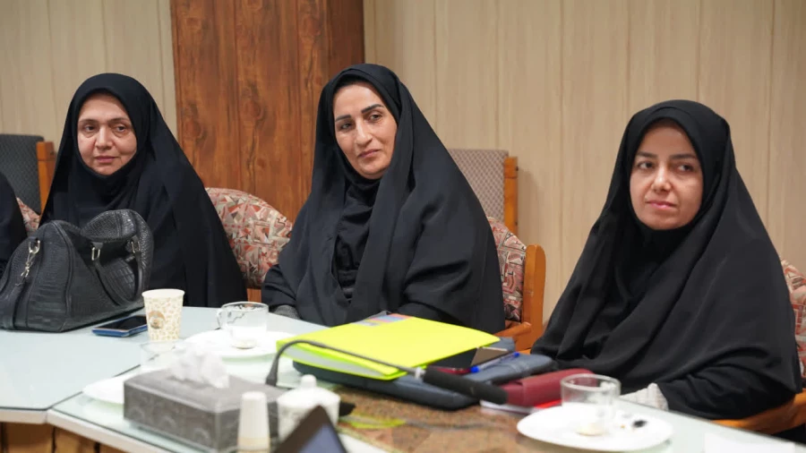 نشست هم اندیشی با محوریت بررسی عملکرد و برنامه ریزی های آموزشی دانشگاه فرهنگیان مازندران
 5