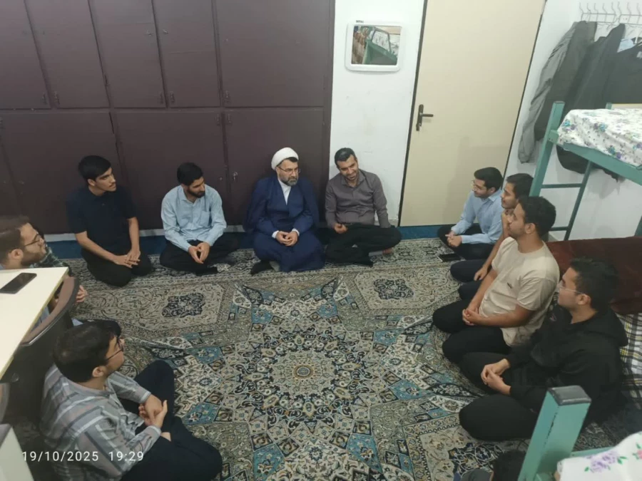 نشست صمیمی مسئولین نهاد رهبری دانشگاه فرهنگیان مازندران با دانشجومعلمان جدیدالورود پردیس دکتر شریعتی ساری
 3