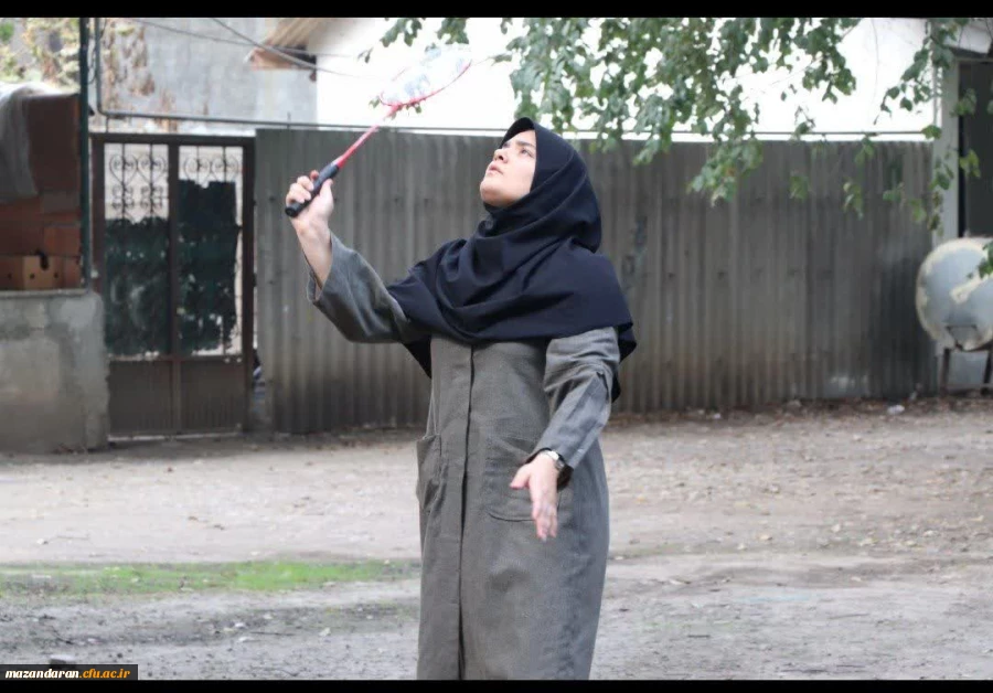  مسابقات ورزشی بدمینتون و طناب کشی  3