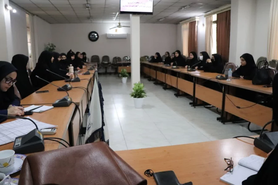 جلسه پرسش و پاسخ مدیران گروه ها با نمایندگان آموزشی کلاسها 3