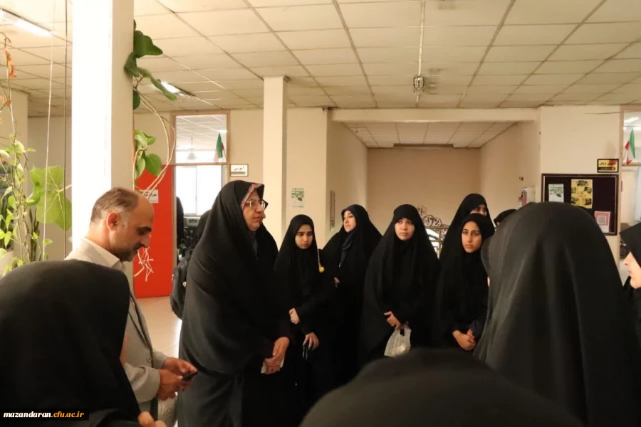 جمعی از دانش آموزان رشته معارفی مدرسه صدرا بابل امروز یکشنبه ۱۸ آبان ۱۴۰۴ از دانشگاه فرهنگیان مرکز حضرت فاطمه(س)بازدید کرده اند. 2