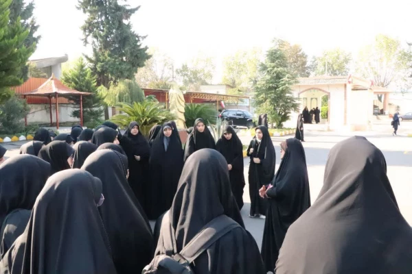 جمعی از دانش آموزان رشته معارفی مدرسه صدرا بابل امروز یکشنبه ۱۸ آبان ۱۴۰۴ از دانشگاه فرهنگیان مرکز حضرت فاطمه(س)بازدید کرده اند. 2