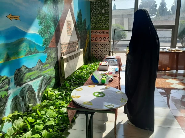 برگزاری نمایشگاه دست سازه های ریاضی به مناسبت دهه ریاضیات در سالن آموزش مرکز حضرت فاطمه(س)قائمشهر 2