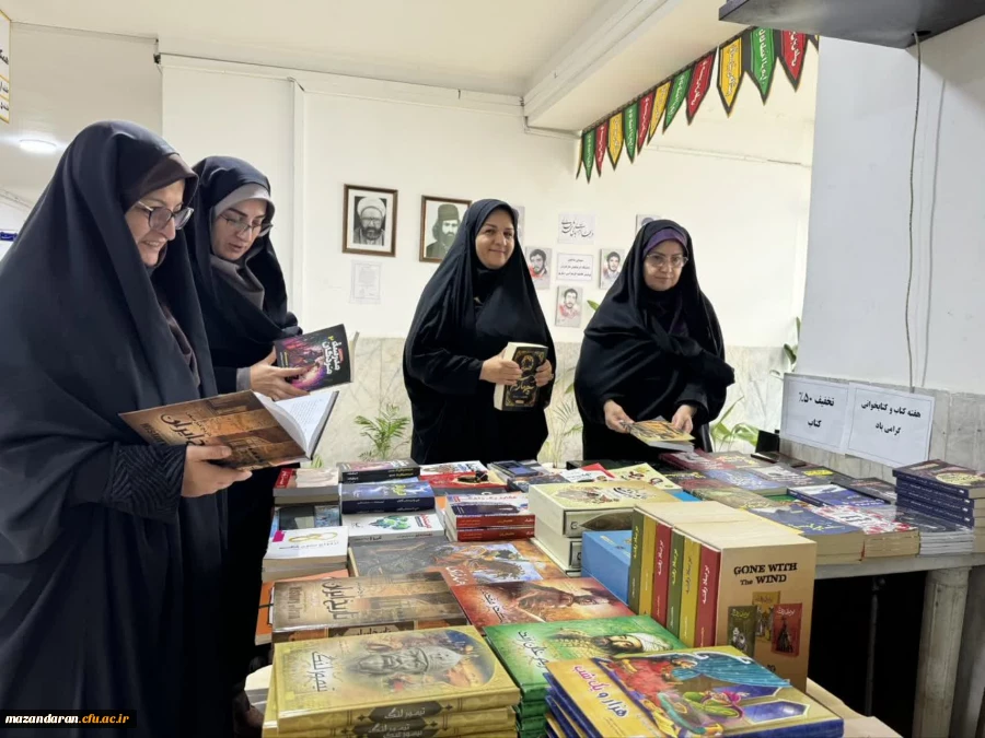 نمایشگاه کتاب به مناسبت هفته کتاب و کتابخوانی 2
