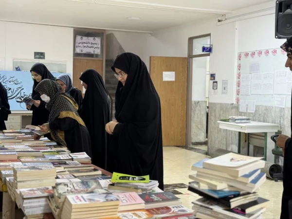نمایشگاه کتاب به مناسبت هفته کتاب و کتابخوانی 5
