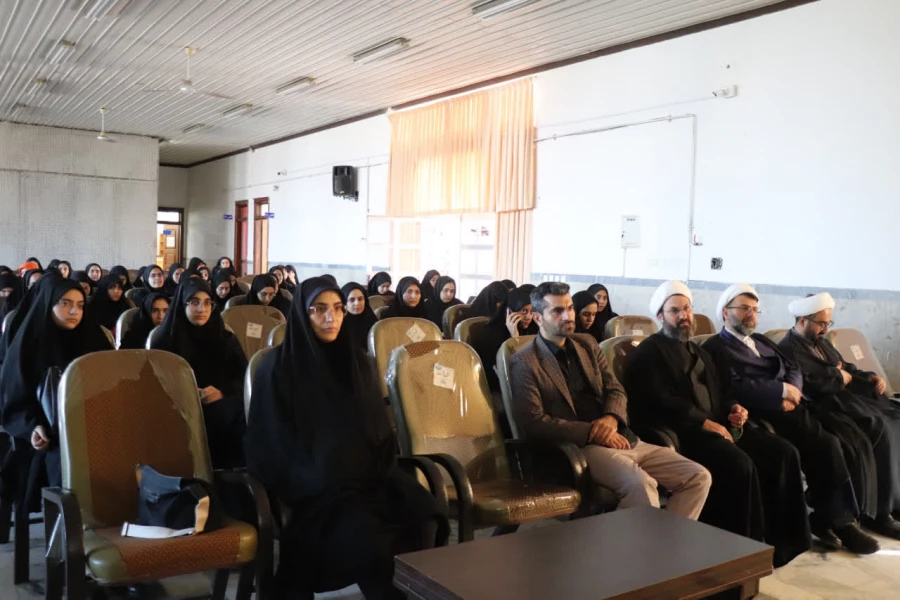 برگزاری مرحله نخست طرح «معراج» برای نودانشجومعلمان در واحدهای دانشگاه فرهنگیان مازندران
 5