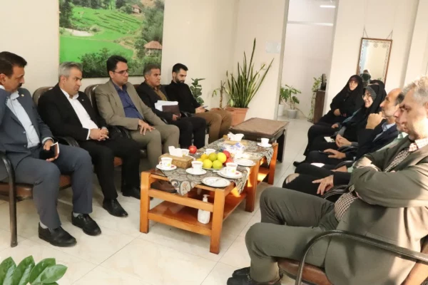 بازدید فرماندار، شهردار،رئیس آموزش پرورش و جمعی از مدیران شهرستان قائمشهر از مرکز حضرت فاطمه(س) 2