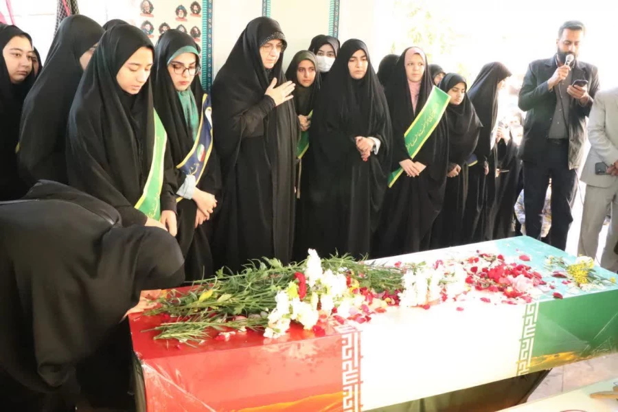 دانشگاه فرهنگیان مرکز حضرت فاطمه(س) قائمشهر در ایام فاطمیه به شمیم یکی از شهدای گمنام، معطر شده است. 2