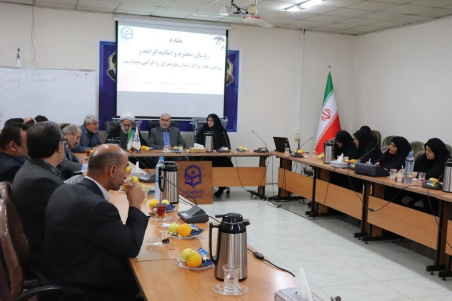 جلسه توجیحی با حضور اساتید مشاوره دانشجومعلمان شاهد وایثارگر 10
