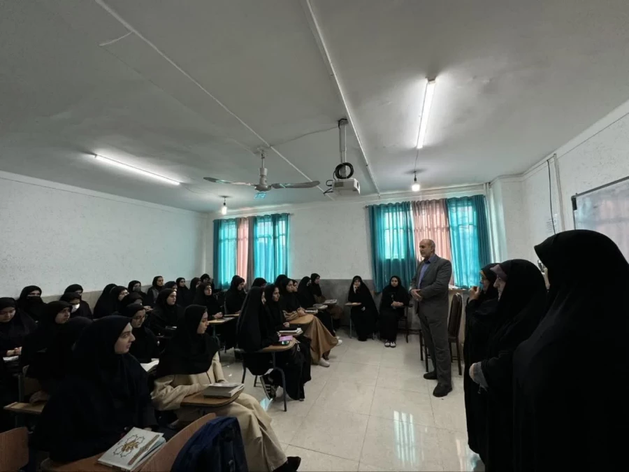 بازدید رئیس دانشگاه فرهنگیان مازندران از کلاس های آموزشی پردیس فاطمه الزهرا(س) ساری 2