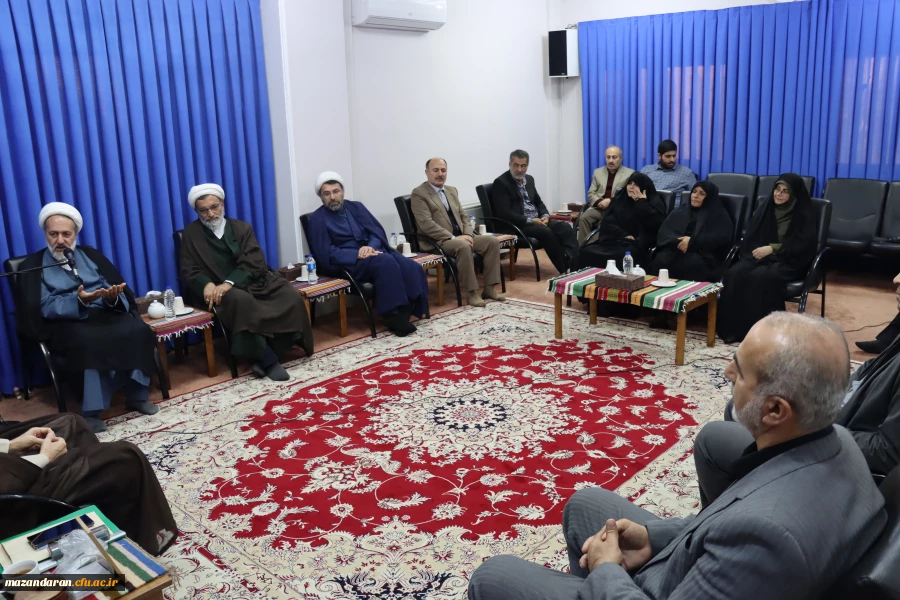 دیدار اعضای هیات رئیسه دانشگاه فرهنگیان با نماینده ولی فقیه در مازندران
 5