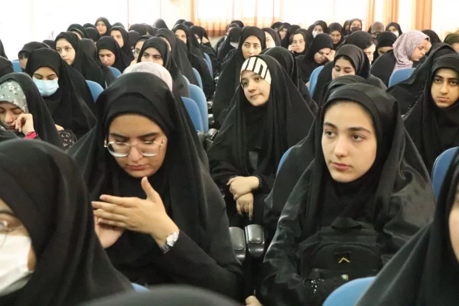 نشست صمیمی و تعاملی معاونت سیاست ورزی ناحیه بسیج دانشجویی استان با دانشجویان مرکز حضرت فاطمه(س)قائمشهر 2