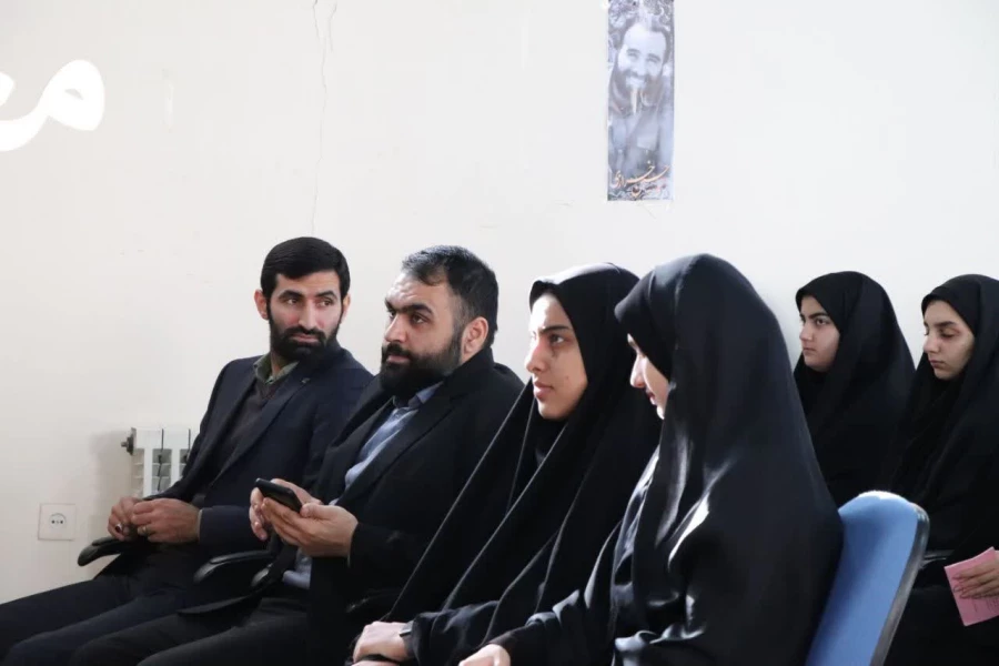 برگزاری نشست صمیمی «دانشجو و حراست؛ تعامل یا تقابل؟» با حضور رئیس حراست دانشگاه فرهنگیان مازندران در مرکز حضرت فاطمه(س) قائم شهر 7