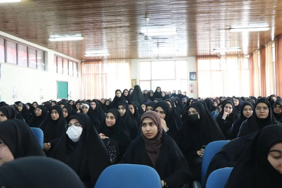 برگزاری نشست صمیمی «دانشجو و حراست؛ تعامل یا تقابل؟» با حضور رئیس حراست دانشگاه فرهنگیان مازندران در مرکز حضرت فاطمه(س) قائم شهر 10