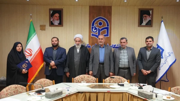  با صدور حکمی از سوی رئیس دانشگاه فرهنگیان کشور: 

 سرپرست دانشکده علوم پایه دانشگاه فرهنگیان مازندران منصوب شد. 2