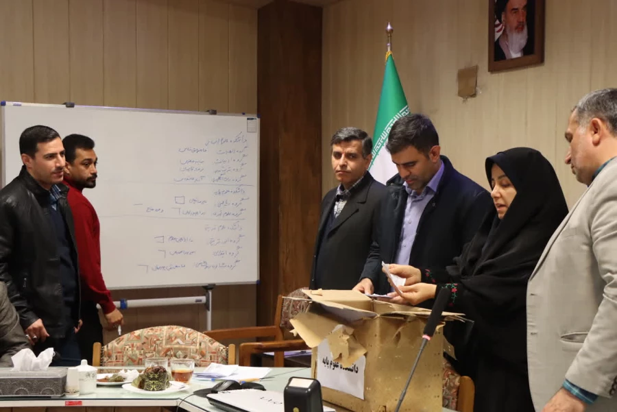 برگزاری انتخابات مدیران گروه های آموزشی دانشگاه فرهنگیان مازندران 
 4