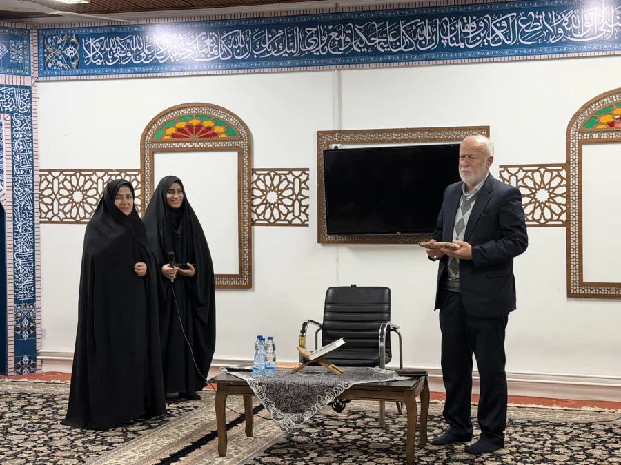 برگزاری مراسم بدرقه دانشجویان اعزامی به اردوی راهیان نور 6