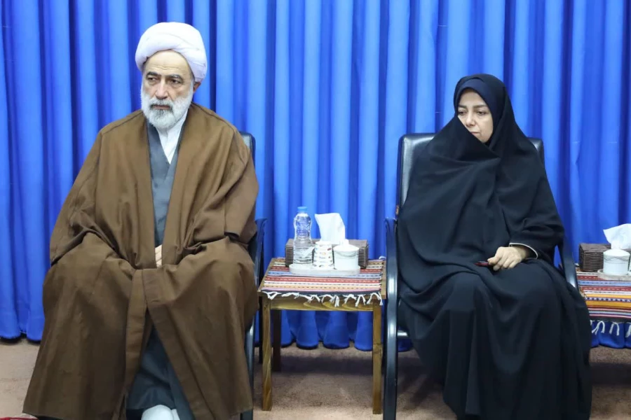 دیدار رئیس جدید دانشگاه فرهنگیان مازندران با نماینده ولی فقیه استان مازندران
 4